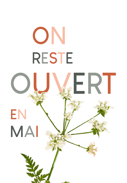 Fleur blanche sur fond clair avec des textes colorés annonçant que Le Comptoir à Zéro reste ouvert en mai.